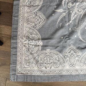 Williams Sonoma paisley print grey and cream linen cotton rectangular tablecloth